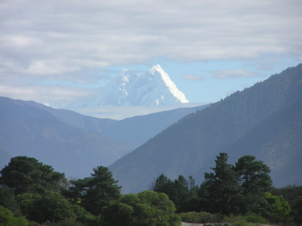 Gyala Peri from 80km SW on the Tsangpo